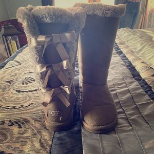 Grey ugg boots